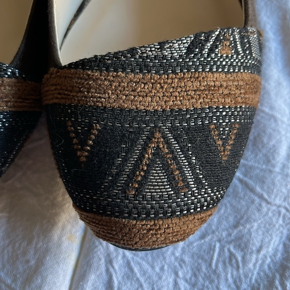 Penny Loves Kenny brown and black Aztec patterned flats. Size 6.5 New with tags - Picture 5 of 5